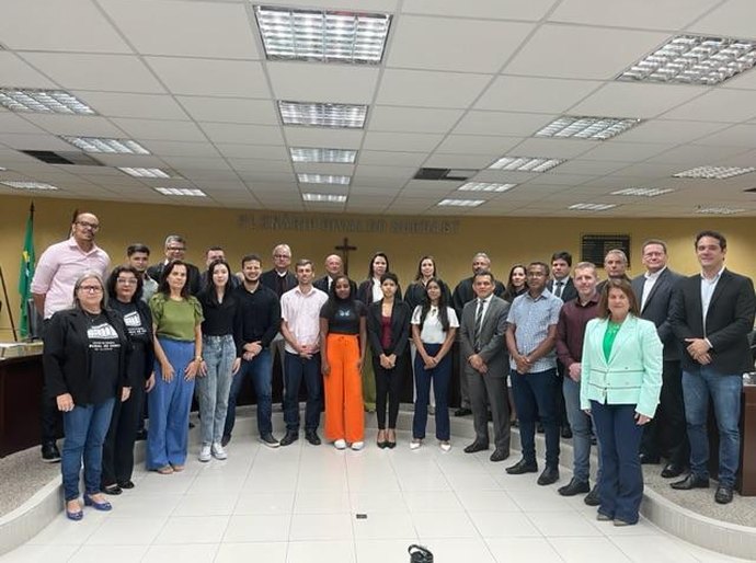 O Tribunal de Contas de Alagoas recebe alunos de Direto da FACIMA