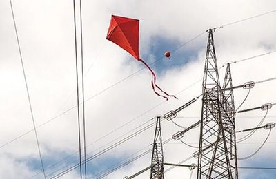 Equatorial Alagoas faz alerta sobre os riscos e perigos de empinar pipas perto da rede elétrica