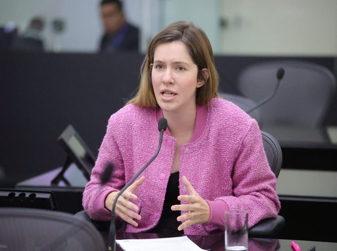 Deputada Cibele Moura propõe programa inédito voltado à saúde mental de pacientes celíacos