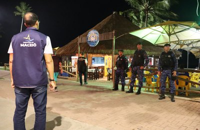 Segurança Cidadã notifica bares e restaurantes da orla marítima de Maceió