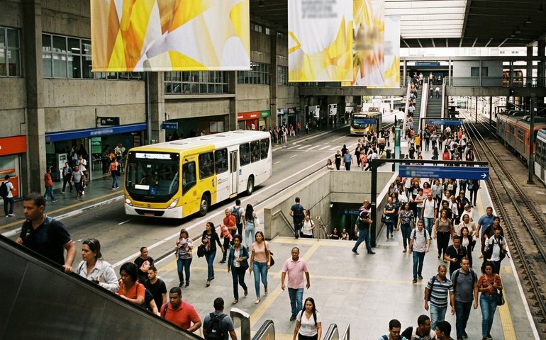 Ônibus, trem, metrô e VLT: veja as opções para chegar à Marcha para Jesus que acontece neste sábado, no Centro