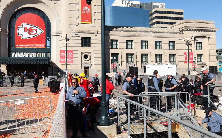Festa de comemoração do título dos Chiefs termina em tiroteio em Kansas City; uma pessoa morreu