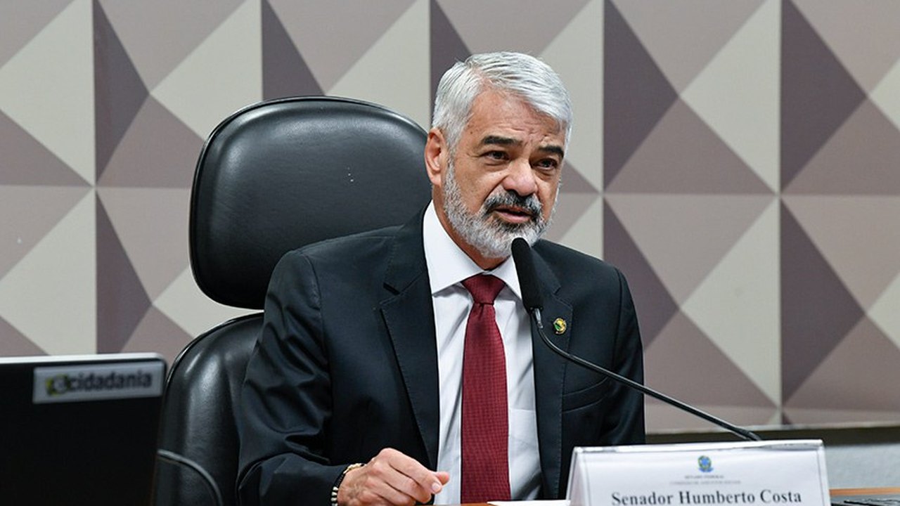 Humberto pede apuração sobre perda de 59 milhões de vacinas