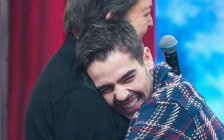 João Silva, filho do Faustão, tranquiliza fãs sobre saúde do pai: 'Está bem'
