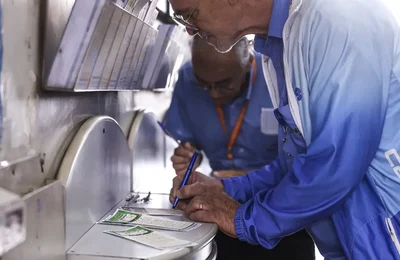 Mega-Sena acumula para R$ 16 milhões; veja números sorteados