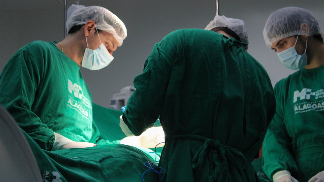 “Acabou a tristeza”, diz 14ª alagoana a realizar cirurgia de reconstrução mamária