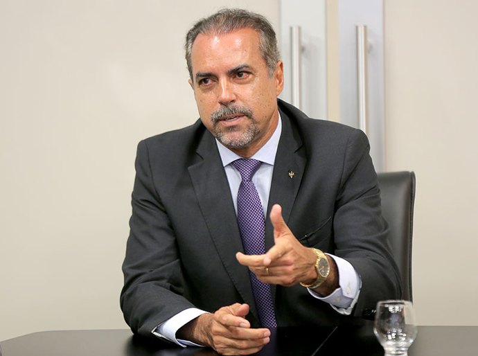 Juízes João Dirceu e Henrique Teixeira recebem títulos de cidadão de Maravilha
