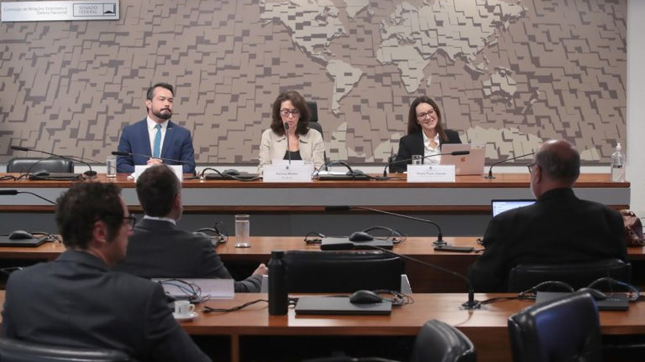 Especialistas defendem mudança na legislação e melhoria na fiscalização para evitar fake news nas eleições