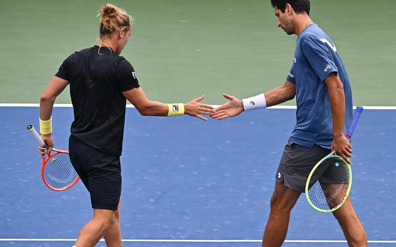 Melo e Matos buscam virada sobre norte-americanos e avançam às quartas de final do Rio Open