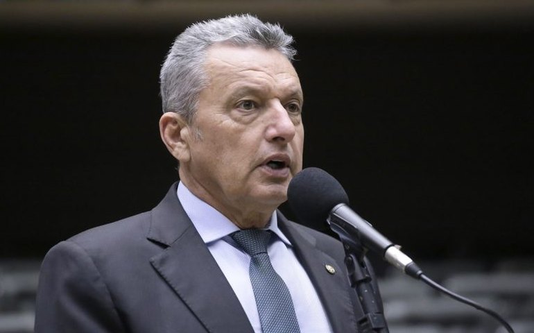 Comissão aprova projeto que prevê apoio financeiro para atleta de baixa renda pagar taxas em competições