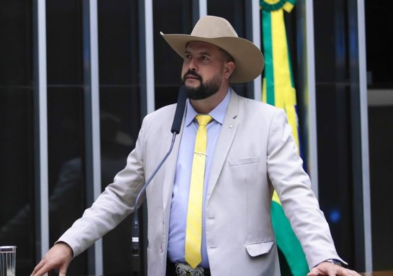 Zé Trovão é condenado a indenizar em R$ 50 mil ex-companheira por danos morais