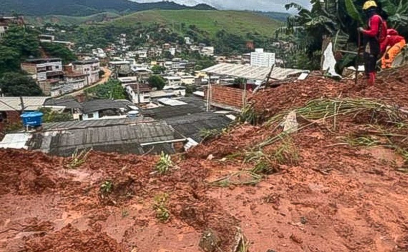 Tempestade deixa 10 mortos e 2 mil desalojados em Ipatinga