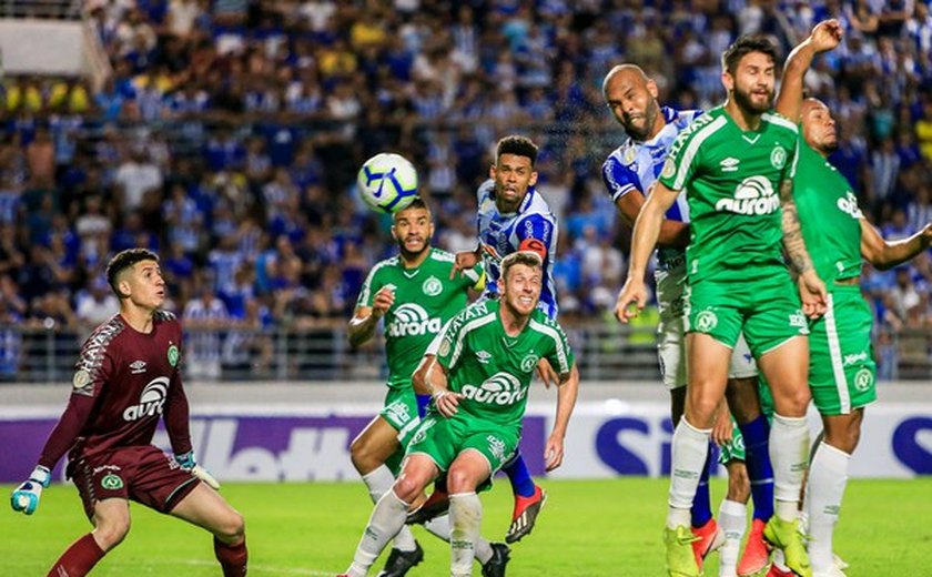 Após empate no clássico, CSA recebe a Chapecoense no Rei Pelé