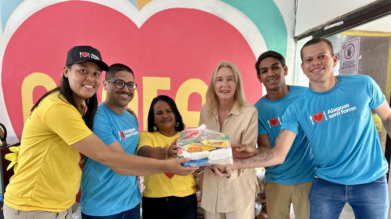 Programa Alagoas Sem Fome realiza 99ª doação de alimentos no Benedito Bentes