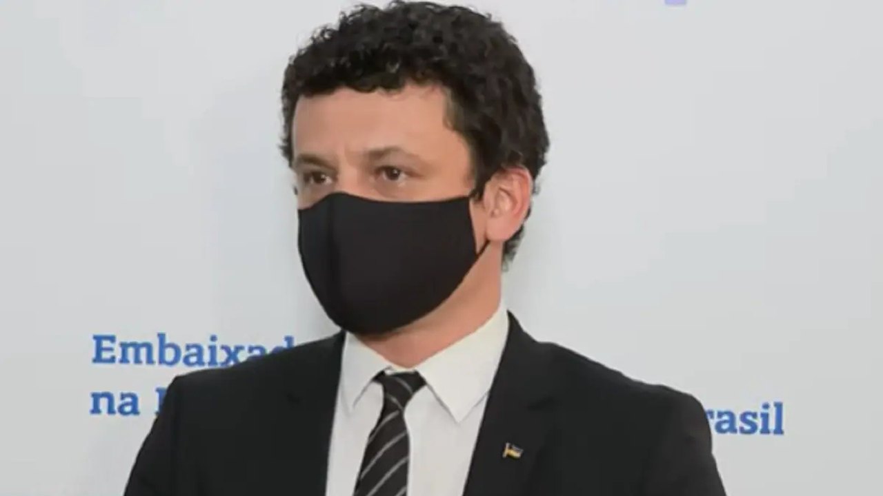 Falas de do Val sobre ucranianas são “inaceitáveis”, diz encarregado no Brasil