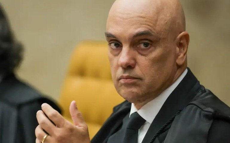 Moraes afirma que é impossível pais controlarem uso das redes sociais dos filhos e cobra responsabilidade das big techs