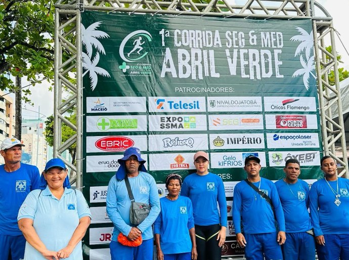 Prefeitura de Maceió faz coleta seletiva em evento de corrida na orla marítima