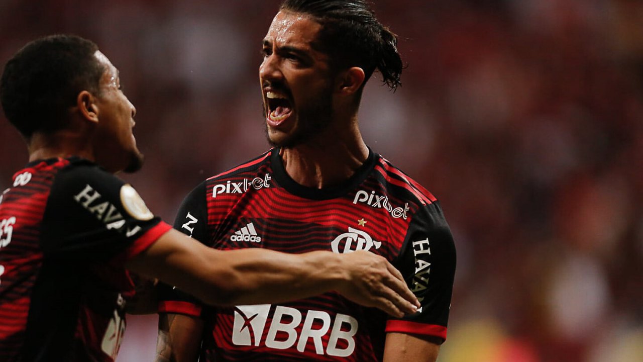 Flamengo poupa titulares, mas vence o Coritiba em Brasília