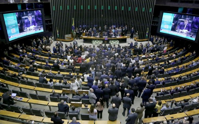 Mensagens do Executivo e do Judiciário ao Legislativo repercutem na Câmara; assista