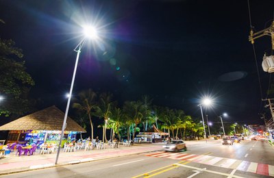 Prefeitura substitui mais de 500 projetores em LED da orla de Maceió