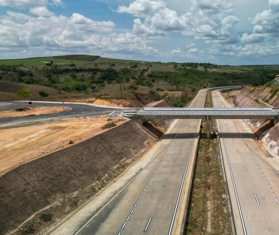 Alagoas ganha novo trecho duplicado da BR-101 em Junqueiro