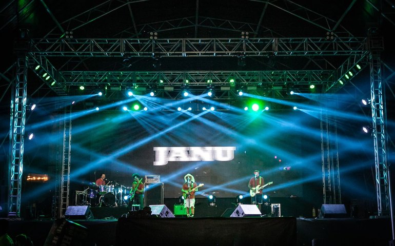 Com entrada franca, “Oxente Futurista” leva à praça shows de Janu, Quiçaça e Luana Flores