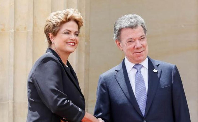 Dilma é recebida por Juan Manuel Santos em visita de Estado à Colômbia