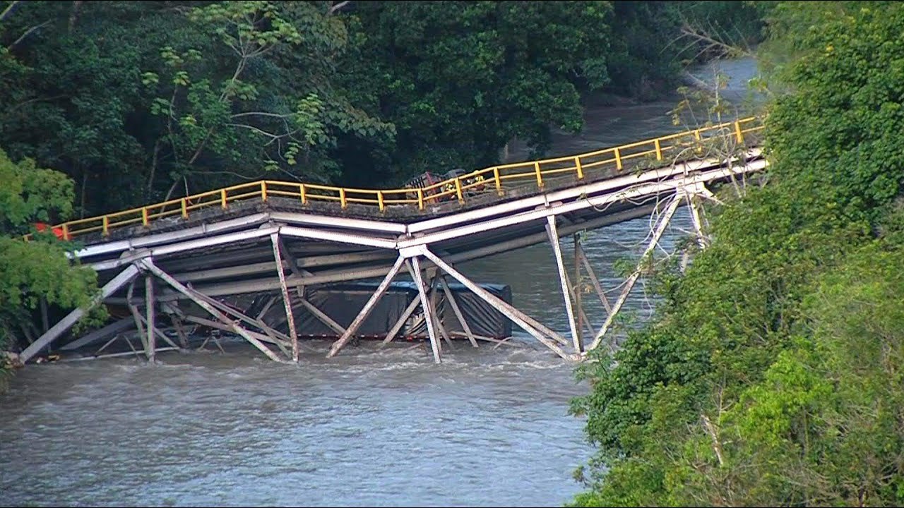 Ponte desaba na Colômbia e deixa ao menos quatro mortos; veja vídeo