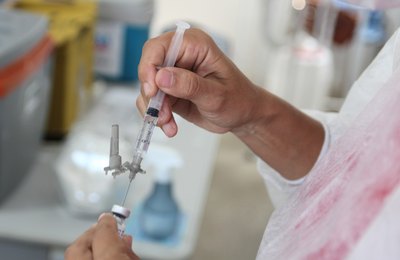 Prefeitura de Coruripe atualiza cartão de vacinação dos servidores municipais