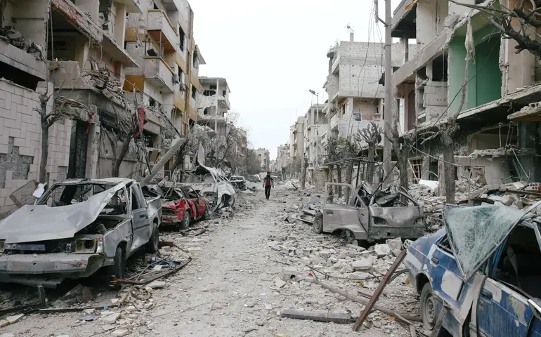 Quem são Abu Mohammed al-Golan e grupo Hayat Tahrir al-Sham, que tentam derrubar Assad na Síria