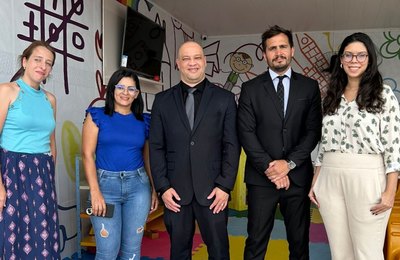 Juiz Evaldo da Cunha do TJAL visita abrigo de crianças em Feira Grande