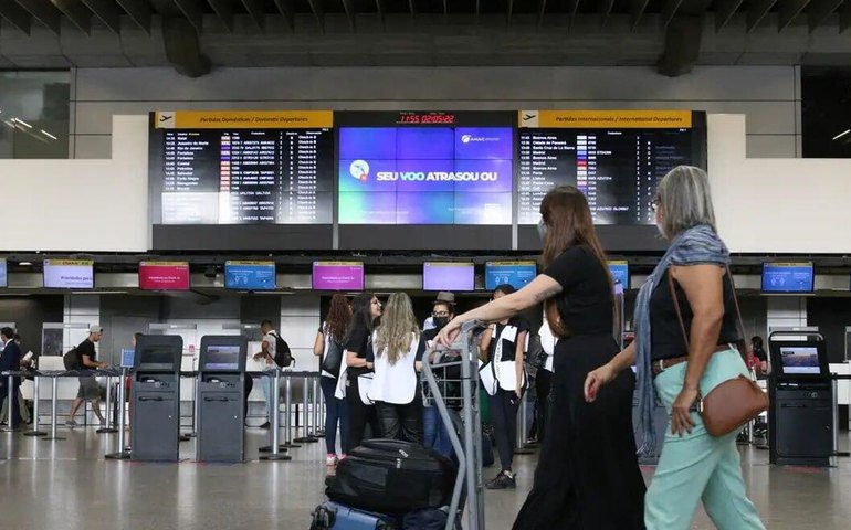 Despesas de brasileiros no exterior em julho atingem recorde de 11 anos