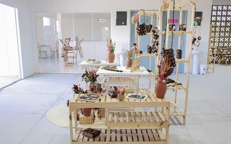 Codevasf e prefeitura municipal implantam centro de economia solidária e infraestrutura viária em Coruripe (AL)