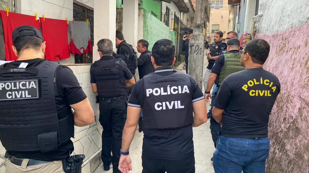 Polícia Civil prende mais de 20 pessoas em megaoperação em todo o estado