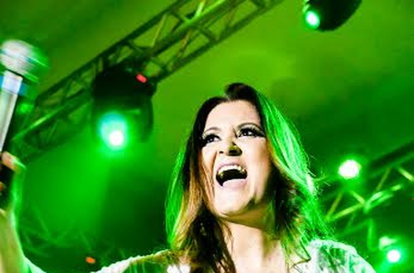 Wilma Araújo interpreta as canções de Roberto Carlos no ‘Dia das Mães’