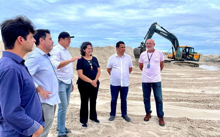 Presidente do CREA de Pernambuco visita obras de contenção marítima de Maceió
