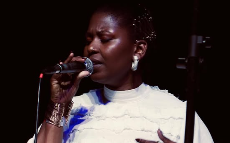 'Precisamos restabelecer o jazz sem os adornos do capitalismo', diz sul-africana Gabi Motuba