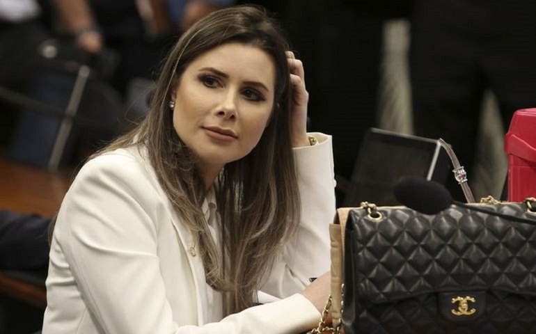 Deputada bolsonarista defende o fim da cota feminina