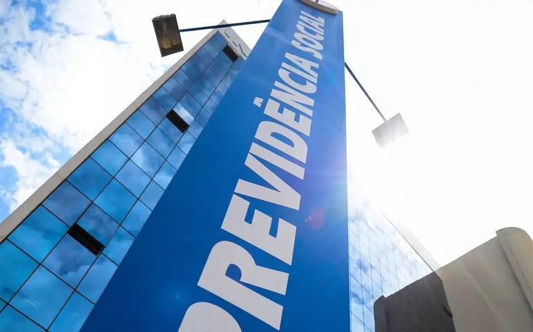 INSS libera consulta à prévia do 13º salário de aposentados e pensionistas. Saiba como consultar