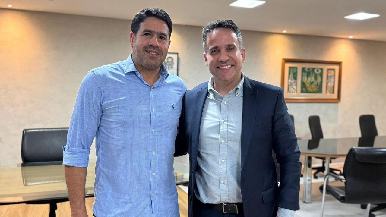 Vice-prefeito Fabinho Monteiro comemora assinatura de OS para construção de uma creche Cria em Monteirópolis