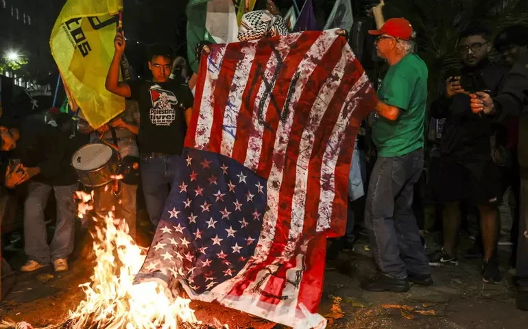 Tarifaço de Trump contra o Brasil entra em vigor com taxa de 50%