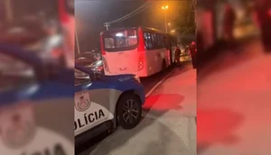 Explosao-de-granada-caseira-em-onibus-deixa-ferido0010008100202309280714