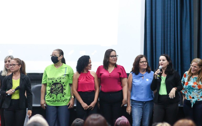 Maceió apresenta trabalhos na alfabetização de alunos em encontro de educação