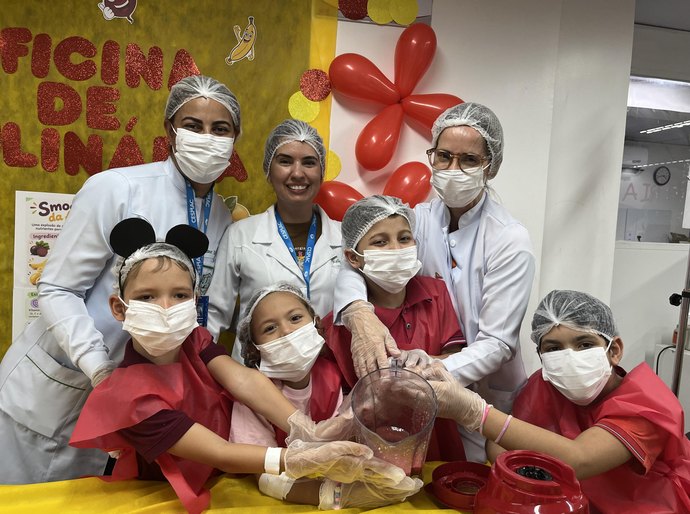 Oficina de Culinária leva cor, sabor e acolhimento à Pediatria do HGE