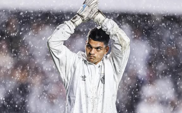 Santos x São Paulo sofre atraso após chuva castigar gramado da Vila Belmiro