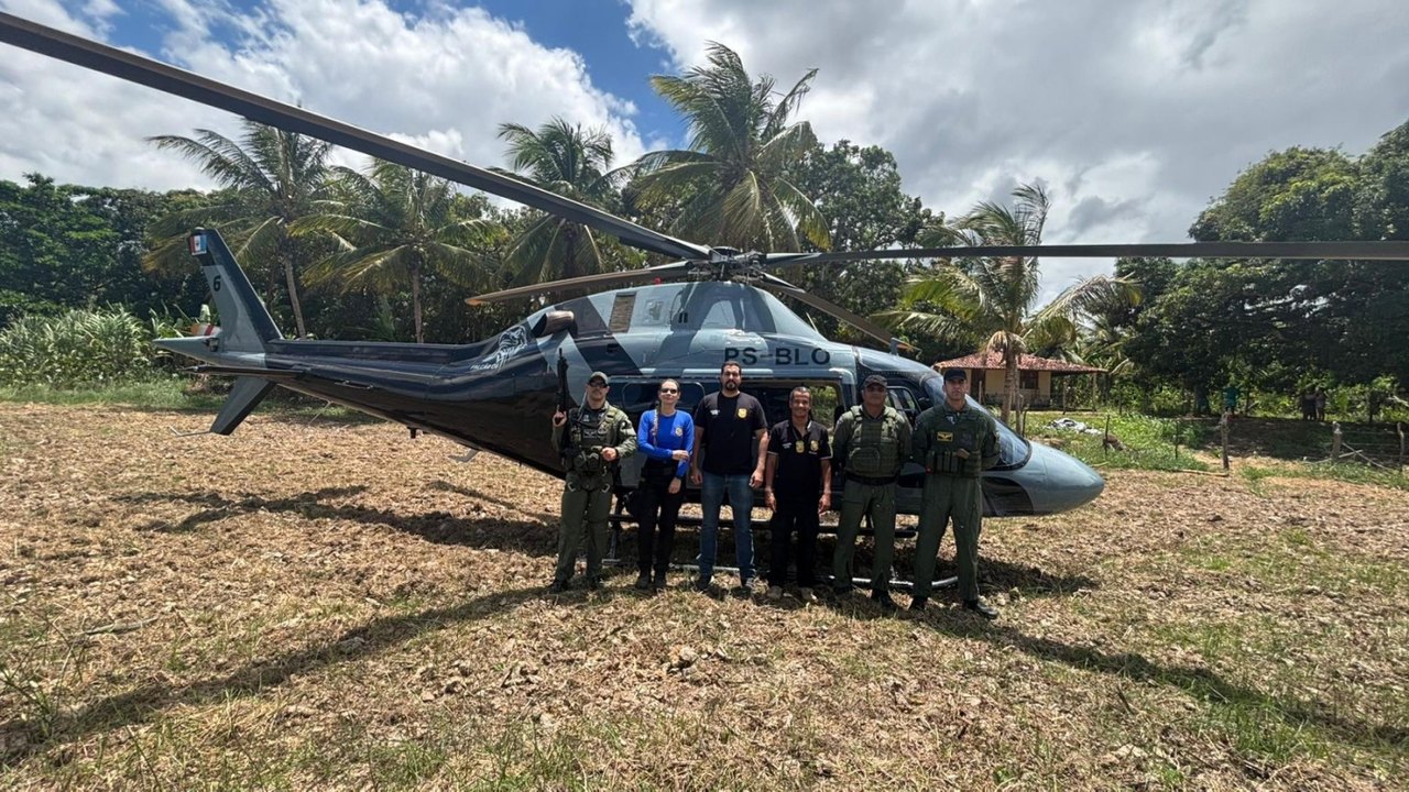 Perita é transportada de helicóptero para área de difícil acesso em Alagoas
