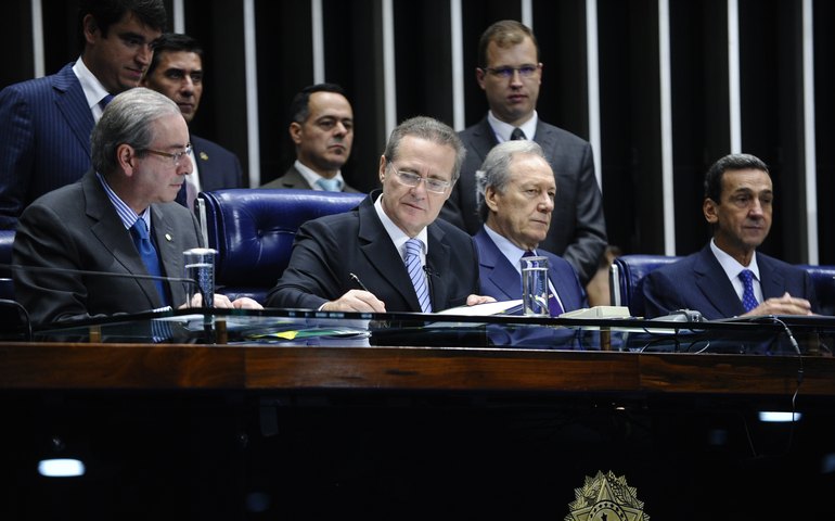 Renan manda carta de pesar e solidariedade ao Senado francês