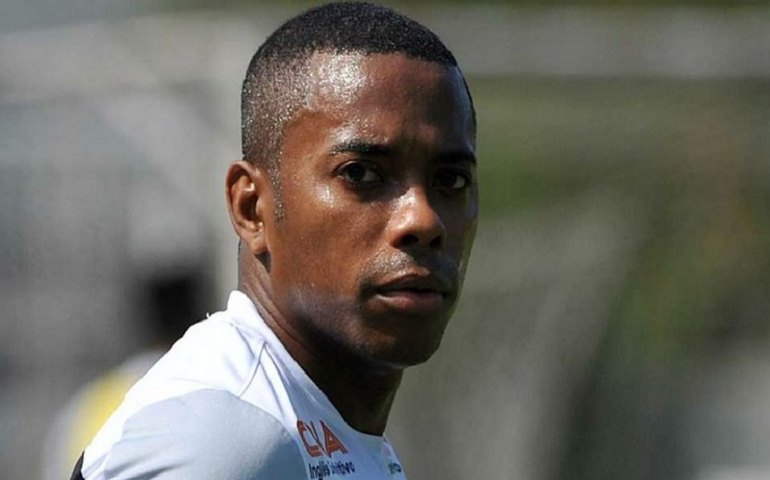 Santos mantém contrato de Robinho suspenso e aguarda decisão da 3ª instância