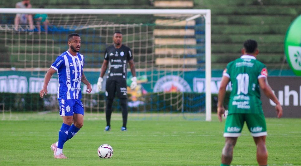 Após derrota em Minas, time marujo precisa vencer por 2 gols no Trapichão para subir  / Foto: Augusto Oliveira/CSA