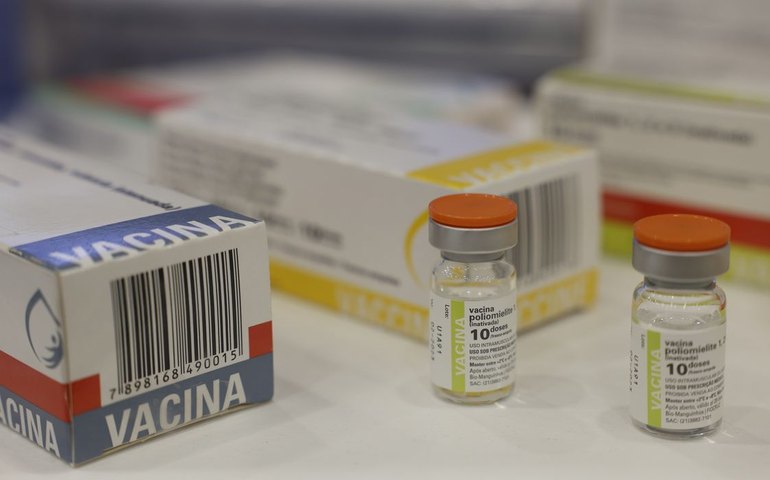 Fiocruz e UFMG firmam parceria para expandir centro de vacinas